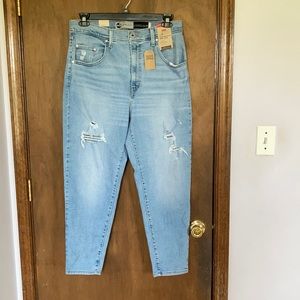 Levi’s high waisted mom jean distressed retro denim size 32 X 27